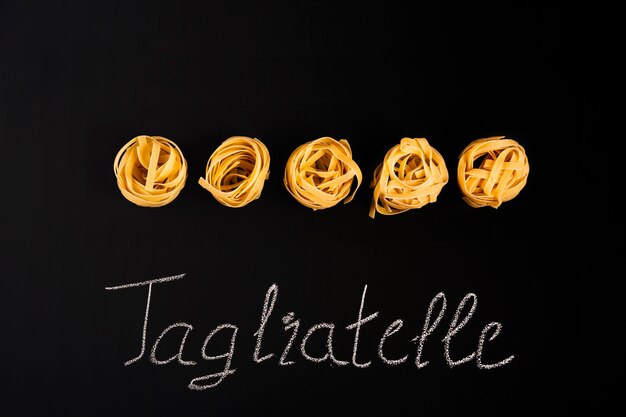 Rohe Tagliatelle-Pasta