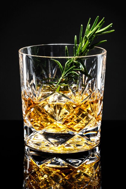 Rosmarin altmodischer Whisky-Cocktail