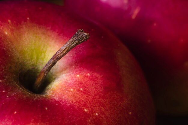 Roter frischer Apfel der saftigen Nahaufnahme