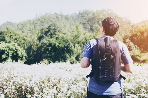 Rucksack reisen in der Natur