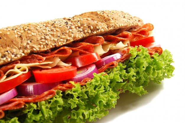 Salami Schinken Käse Baguette Sandwich closeup