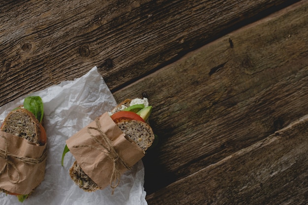 Sandwiches auf dem Tisch