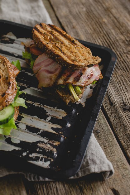 Sandwiches auf dem Tisch