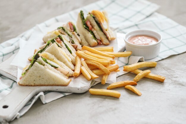 Sandwiches mit Pommes Frites