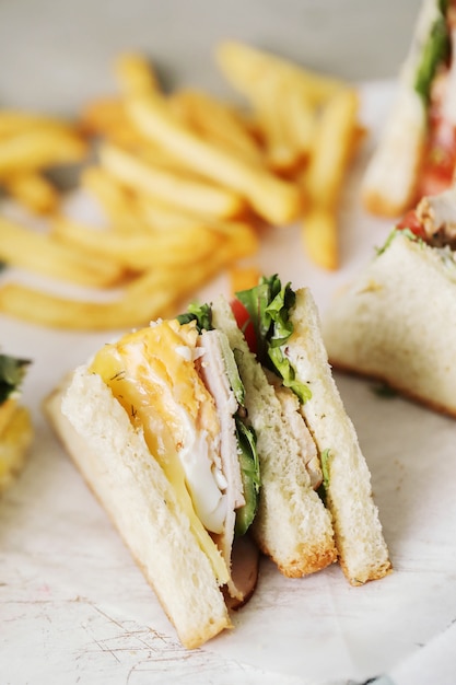 Sandwiches mit pommes frites