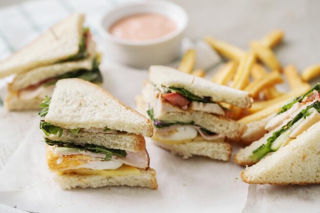 Sandwiches mit Pommes Frites