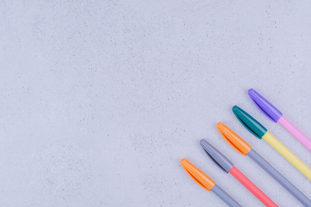 Satz mehrfarbige Stifte für Mandalafarbe.