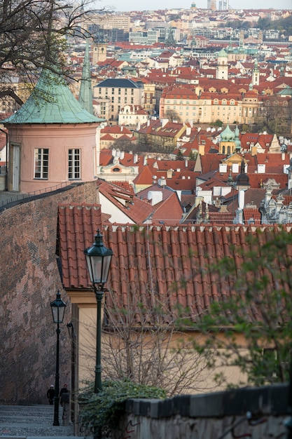 Kostenloses Foto saubere straßen der stadt prag