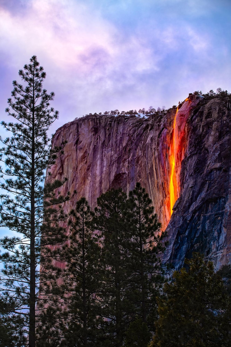 Kostenlose Foto schachtelhalm-fall im yosemite-nationalpark