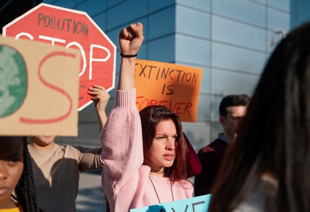 Schließen Sie die Gemeinschaft, die zusammen protestiert