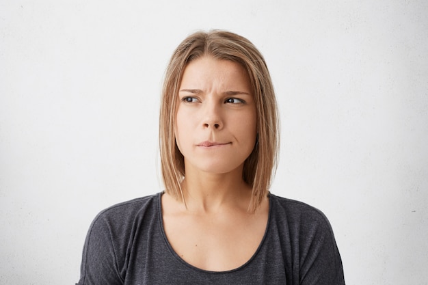 Trauriges Gesicht Bilder Kostenloser Download auf Freepik