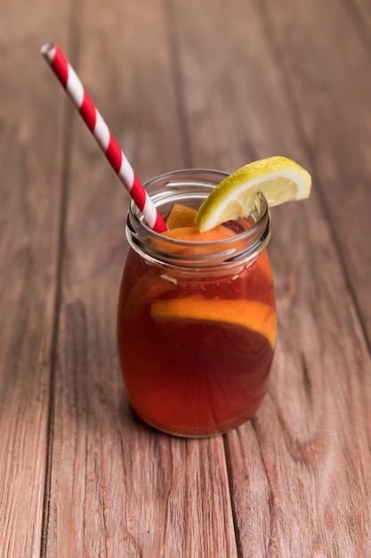 Schließen Sie herauf selbst gemachten Grapefruitsaft