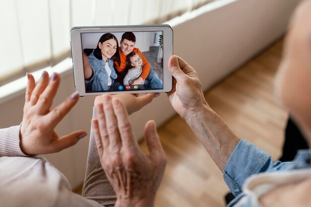 Schließen Sie oben Familienvideocall-Konzept