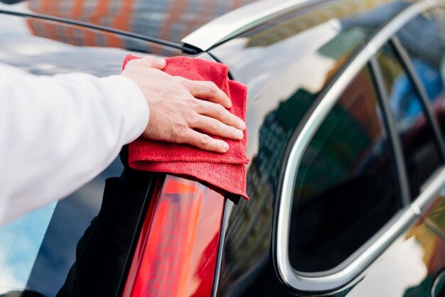 Schließen Sie oben vom Personenreinigungsautoäußeren