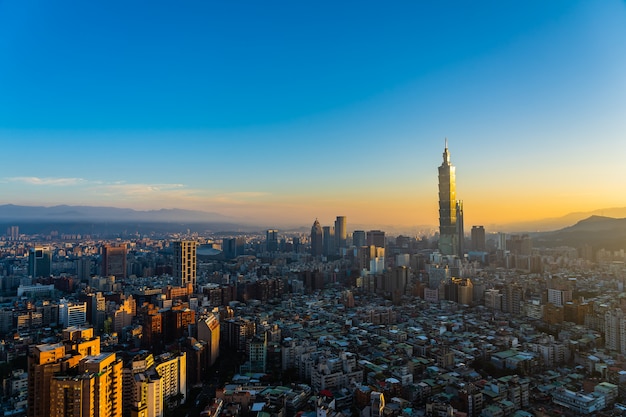 Schöne Architektur, die Taipeh-Stadt errichtet