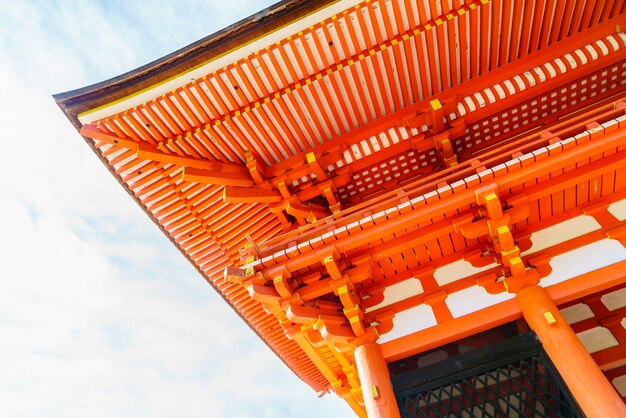 Schöne Architektur im Kiyomizu-Tempel in Kyoto Japan