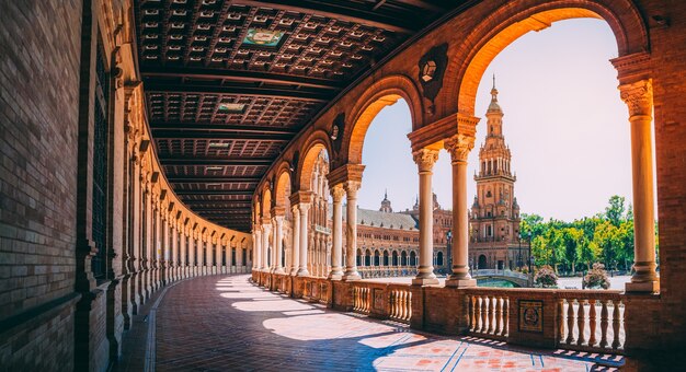 Schöne Aussicht auf die Plaza de Espana in Sevilla in Spanien