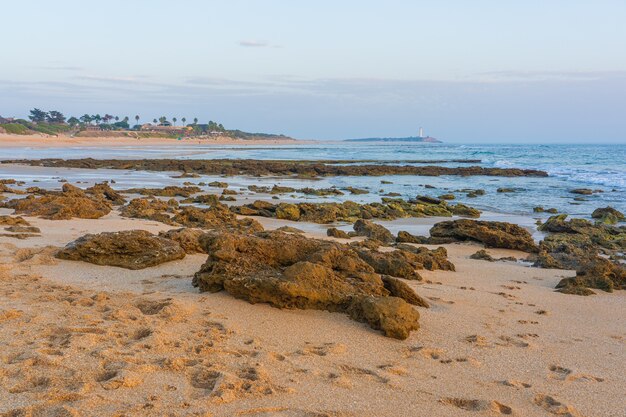 Schöne Aussicht auf einen Sandstrand in Zahora Spanien