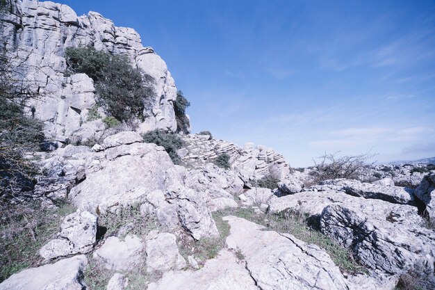 Schöne felsige Klippe