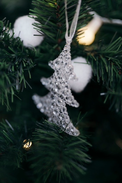 Kostenloses Foto schöne kleine verzierung des weihnachtsbaumes