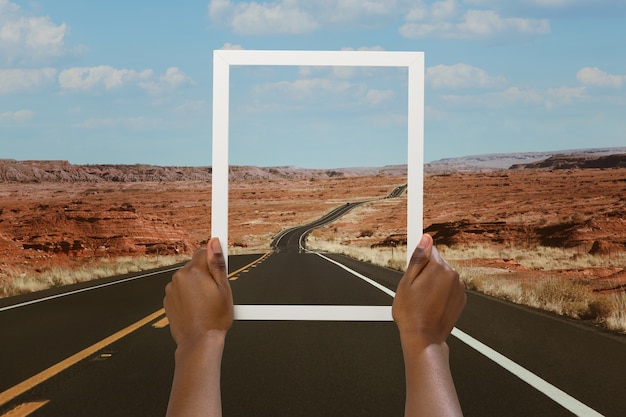 Kostenloses Foto schöne landschaft im fotorahmen enthalten