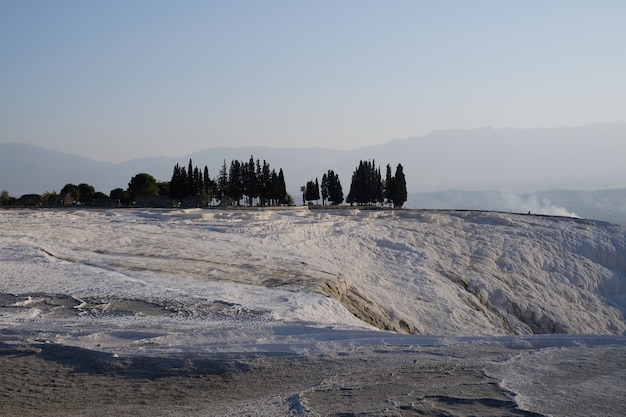 Schöne Landschaft von Travertinen von Pamukkale in Pamukkale Türkei