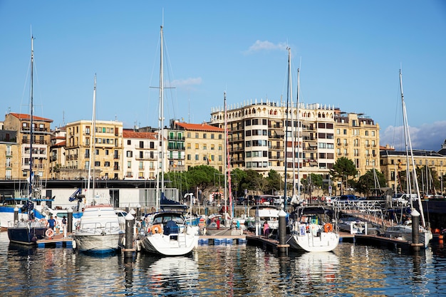 Schöne Szene des Roadtrips in San Sebastian