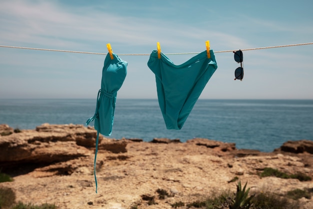 Kostenloses Foto schöner badeanzug am meer