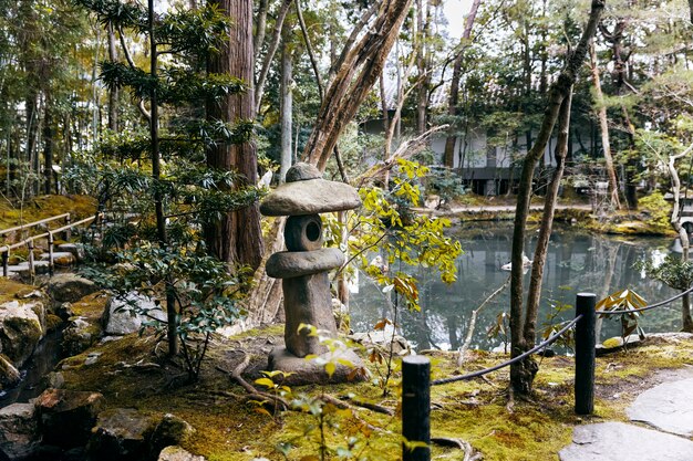 Schöner japanischer Garten