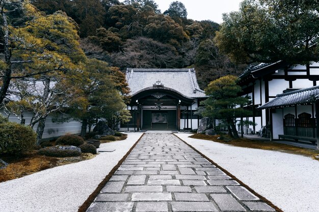 Schöner japanischer Garten