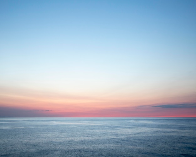 Schöner Landschaftsblick auf das Meer