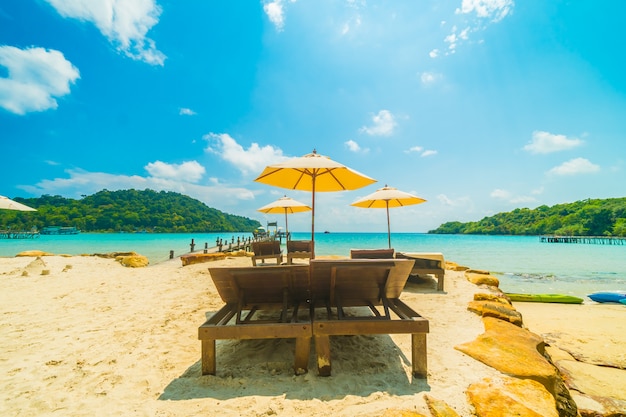 Schöner tropischer strand und meer