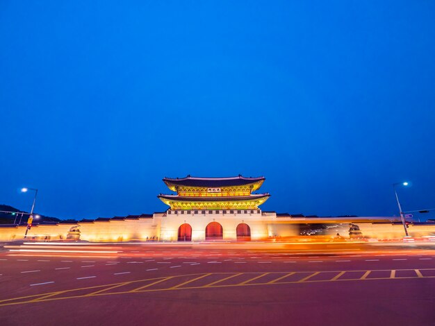 Schönes Architekturgebäude des Gyeongbokgungs-Palastes