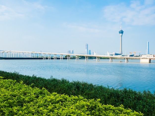 Schönes Architekturgebäude von Macau-Turm in der Stadt