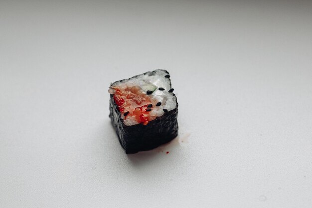 Schönes leckeres Sushi Sushi-Lieferung Werbung für Sushi-Rollen aus Fisch und Käse