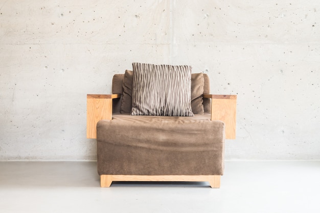 Schönes luxus-holzsofa