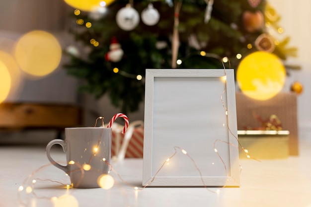 Kostenloses Foto schönes weihnachtskonzept zu hause mit kopierraum