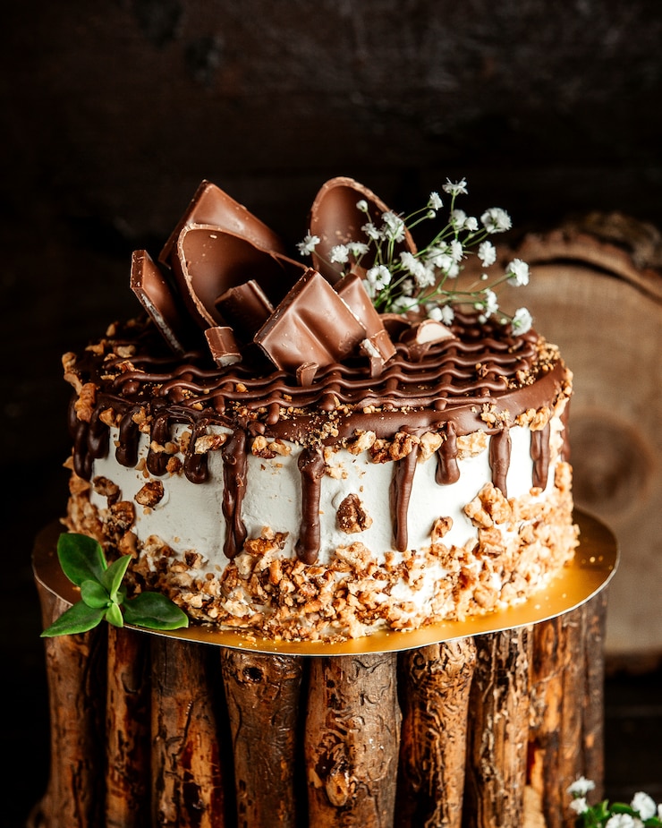 Kostenlose Foto schokoladenkuchen mit rahmnüssen und schokoladenaufstrich