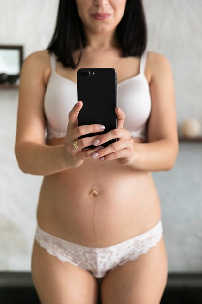 Frau in unterwäsche selfie