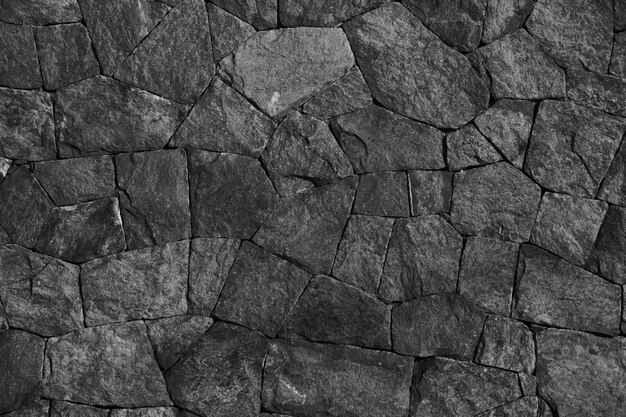 schwarz gestapelten Steinen