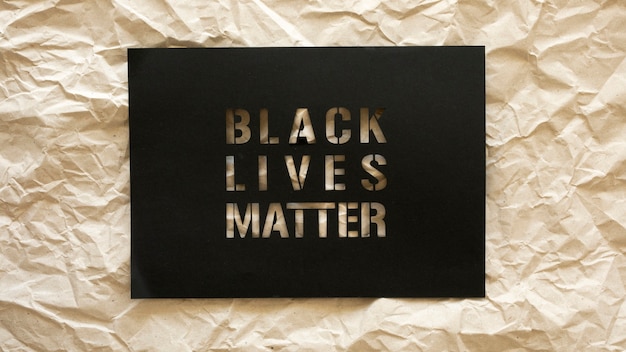 Kostenloses Foto schwarzes leben materie-konzept mit papier