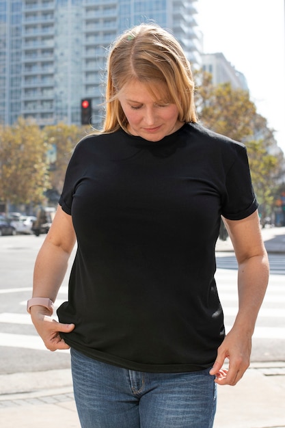 Schwarzes T-Shirt für Damen im Streetstyle plus Größenbekleidung Mode