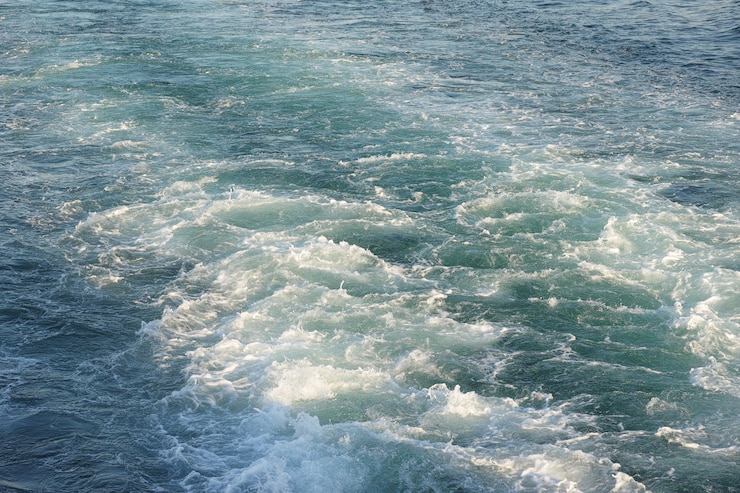 Kostenlose Foto sea mit noten von einem schnellboot