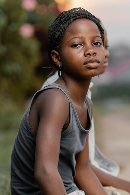 Kostenloses Foto seitenansicht afrikanische kinder