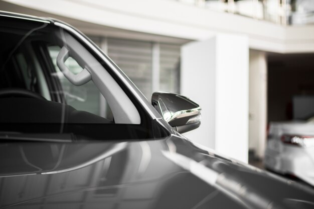 Seitenansicht nagelneues Auto für Verkauf