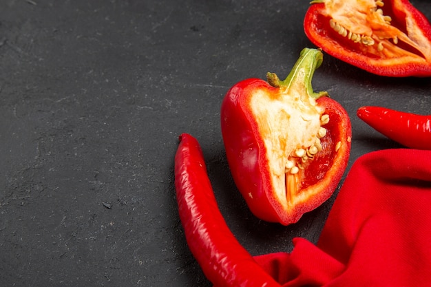 Seitliche Nahaufnahmeansicht Gemüse rote Paprika Paprika Tischdecke