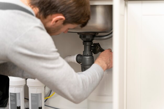 Service-Wartungsmitarbeiter reparieren