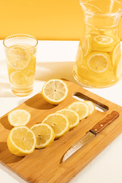 Kostenloses Foto servierfertige limonade der nahaufnahme