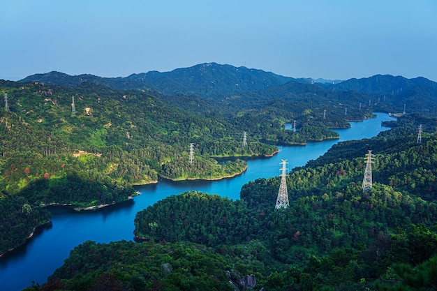 Kostenloses Foto shang shan reservoir power towe (schan-stausee-stromträger)