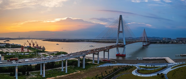 Kostenloses Foto shantou city provinz guangdong china chinesische übersetzung auf der brückeshantou queshi brücke